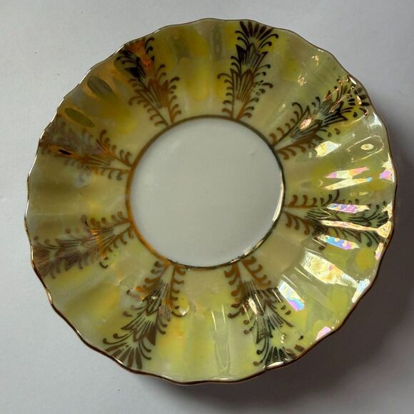 VTG Iridescent Yellow & Gold Lustreware Teacup Set – Unmarked Japanese Porcelain - Picture 5 of 7